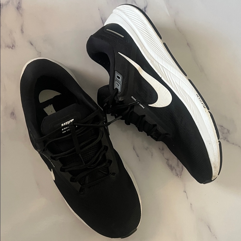 Size 13 - Nike Air Zoom Structure 24 Black White